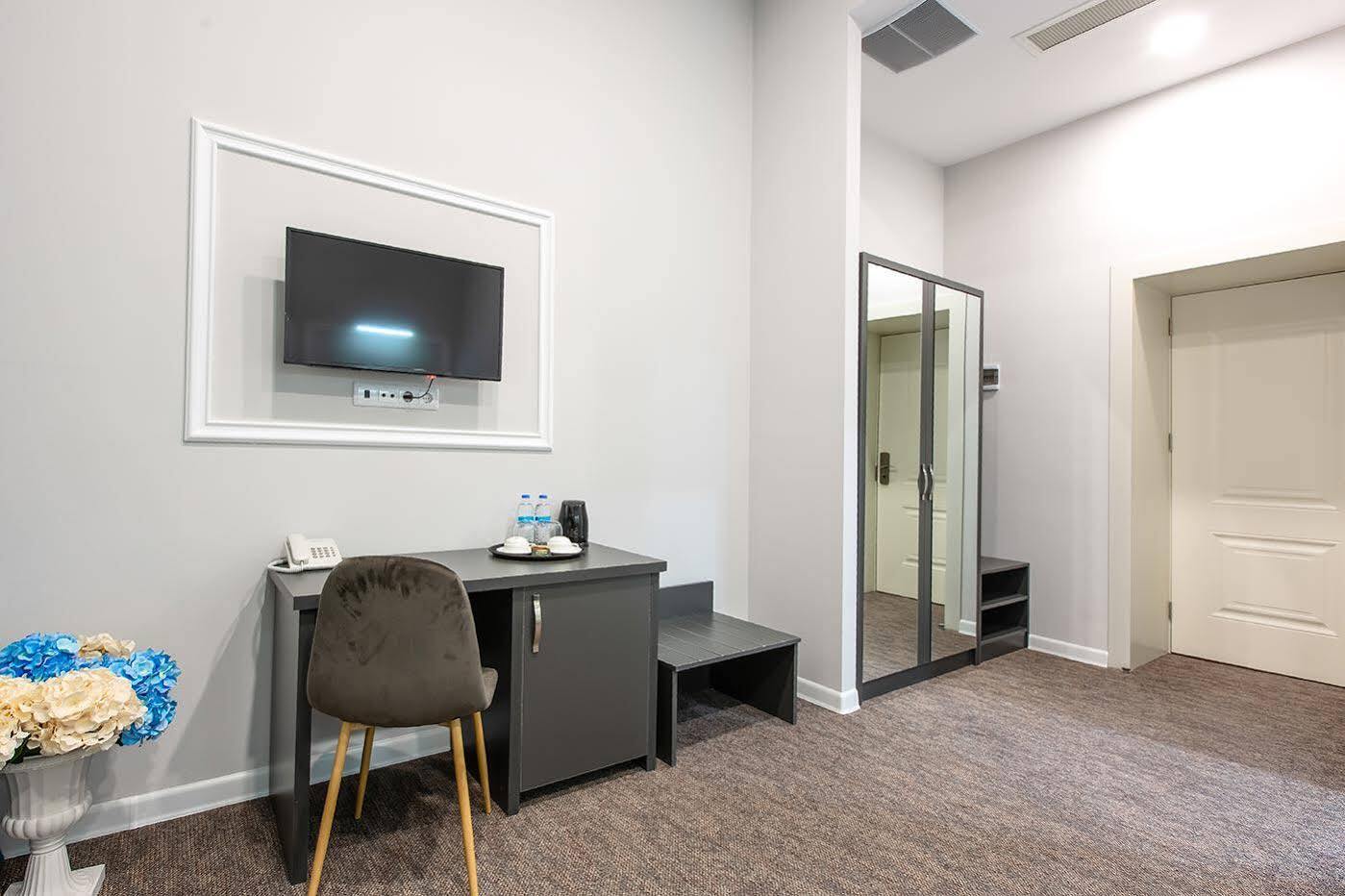 Royal Inn Tbilisi Bagian luar foto